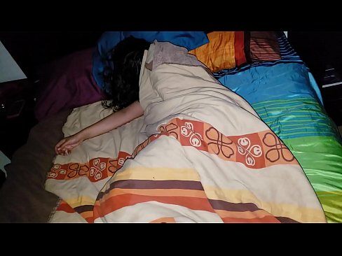 ❤️ Üvey oğul, genç üvey annesini uyurken azarlıyor. ☑ Güzel porno tr.bladesoul.top